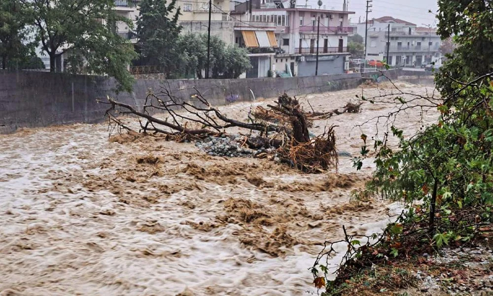 Κακοκαιρία Elias: Μήνυμα από το 112 στον Αμπελώνα Παλαμά - «Απομακρυνθείτε προς Ιτέα»